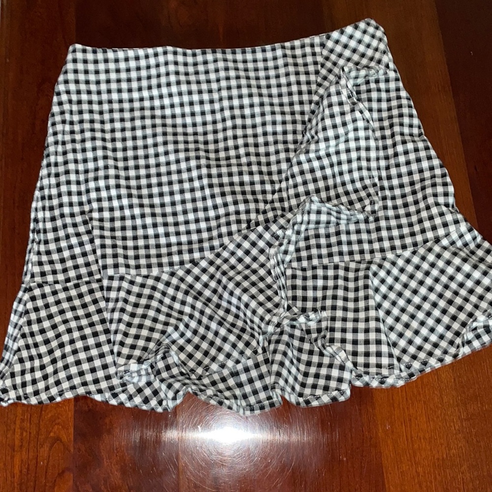 Black & white plaid skirt with ruffles